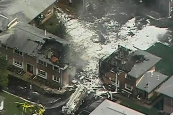 Navy jet crashes into Virginia apartments,9 hurt