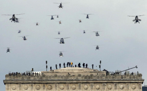 Hollande oversees first Bastille Day as president