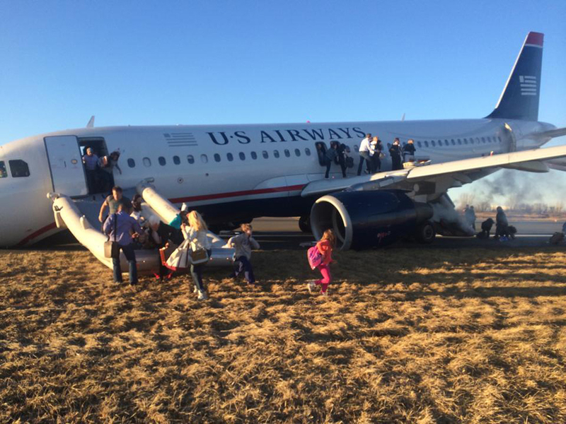 Nose gear on plane collapses at Philly airport