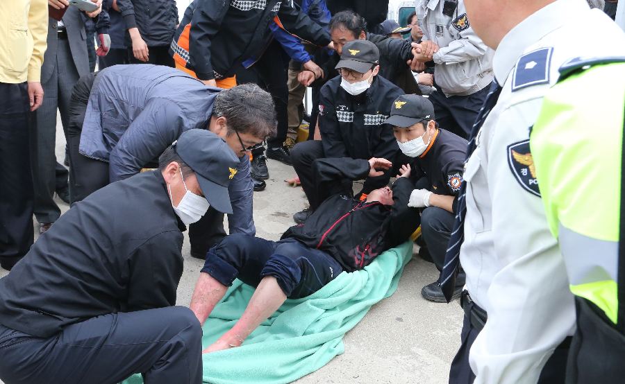 Passengers rescued by South Korean maritime policemen