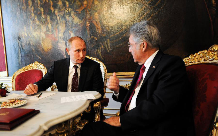 Putin discusses Ukraine crisis, gas pipeline during Austrian visit