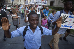 Police move against protesters as calm dissolves in Missouri