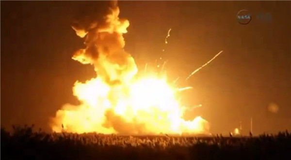 US cargo rocket explodes seconds after launch