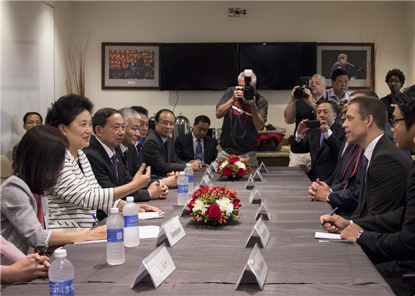 Liu meets Tsinghua Youth team in Houston