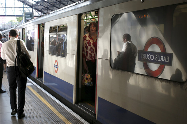 Commuters brace for chaos as strike shuts London Underground