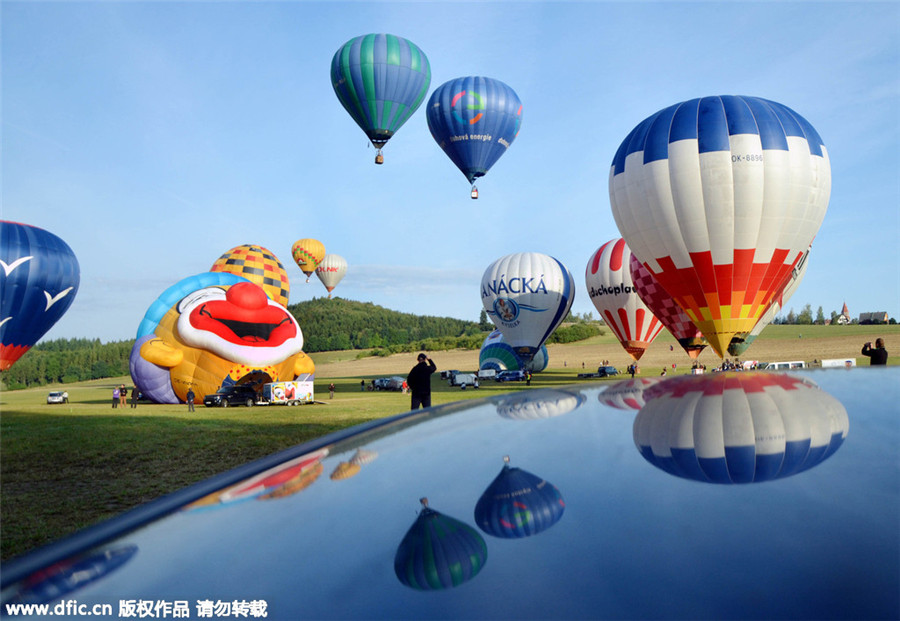 Hot air balloon festival kicks off in Czech Republic