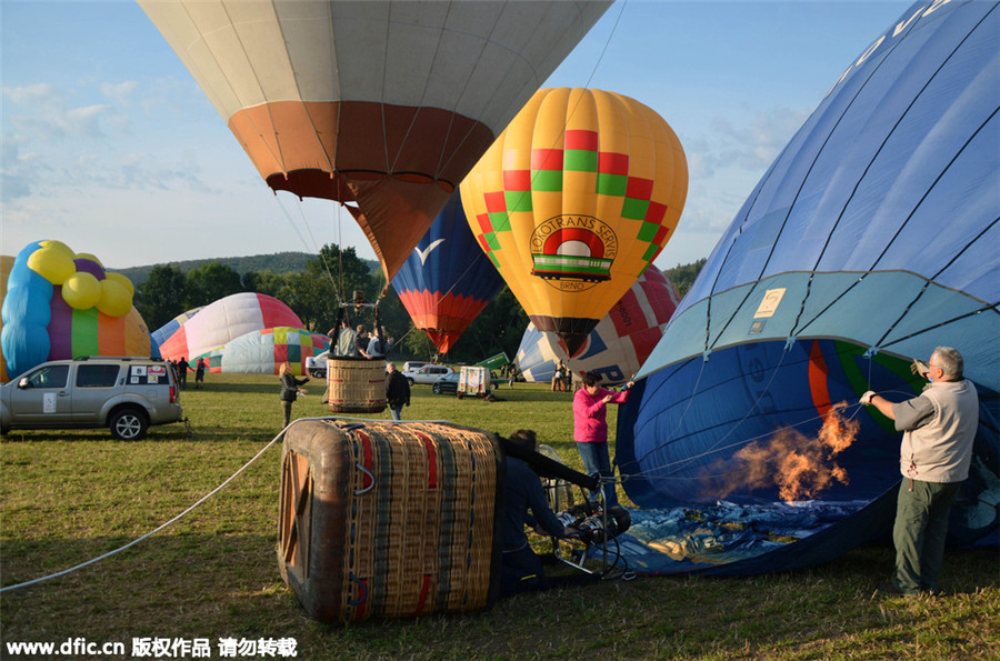 Hot air balloon festival kicks off in Czech Republic