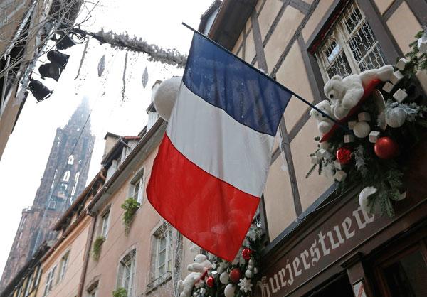 France pays tribute to victims of Paris attacks