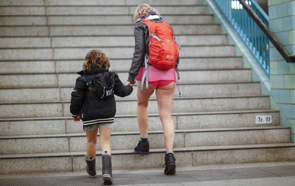 No Pants Subway Ride puts smile upon faces of fellow passengers