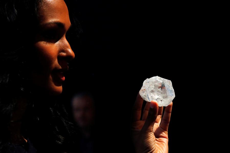 1,109-carat diamond to be auctioned in London