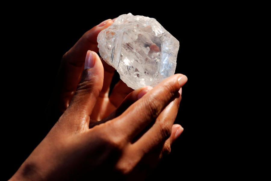 1,109-carat diamond to be auctioned in London