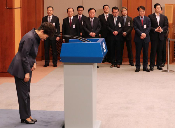 S.Korean president's approval rating drops on confidant scandal