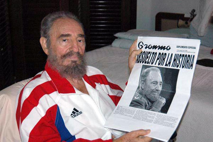 Cuban revolutionary leader Fidel Castro dies at 90