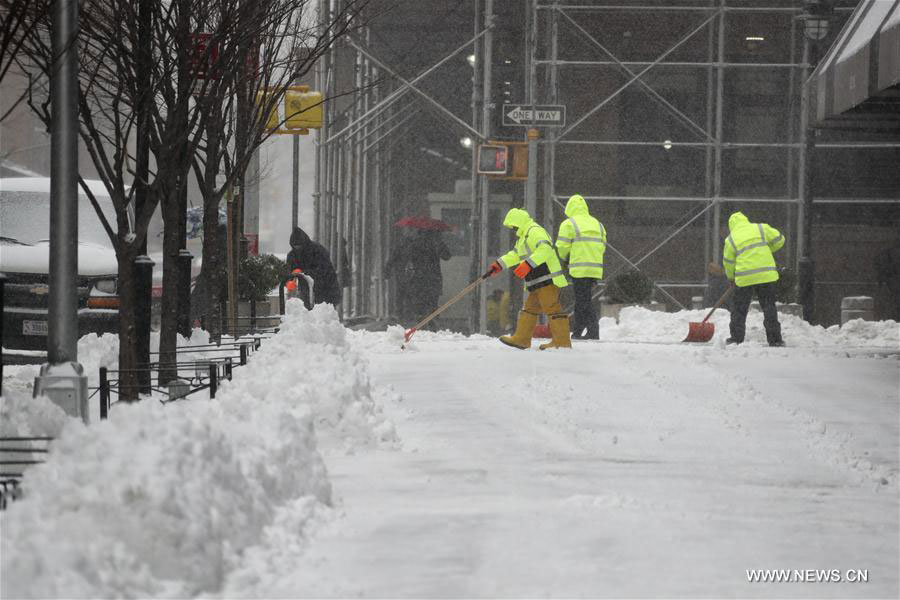 Two die as winter storm wallops northeastern United States