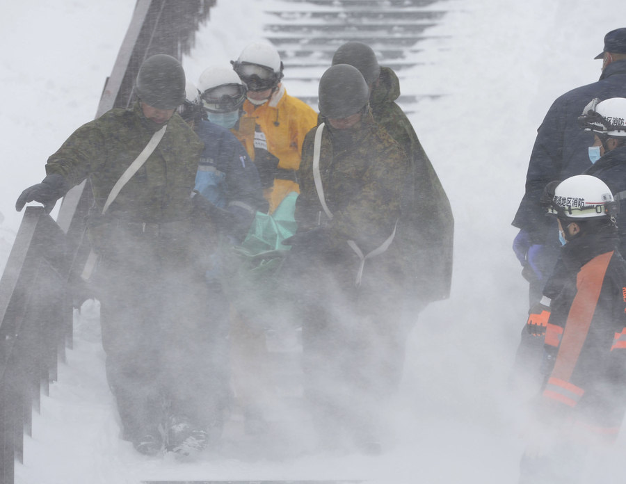 8 killed after avalanche hits E. Japan, 40 others injured